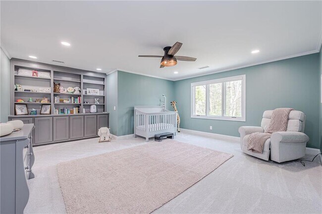 Building Photo - 4562 Columns Dr SE