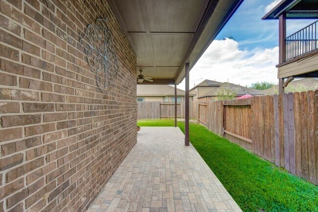Building Photo - 9210 Monarch Mist Ln