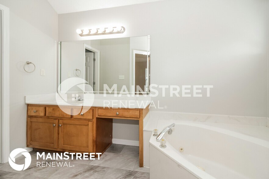 Building Photo - 9135 Tremont Dr