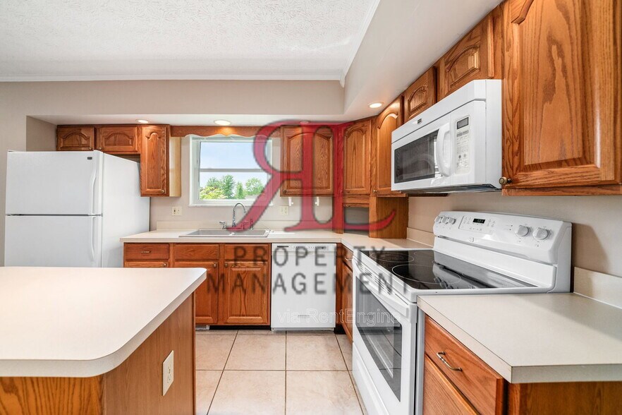 Building Photo - 7775 Peter Hoover Rd