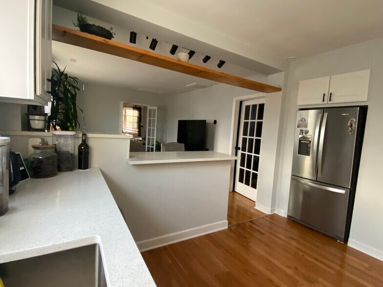 Building Photo - 3719 N Newcastle Ave