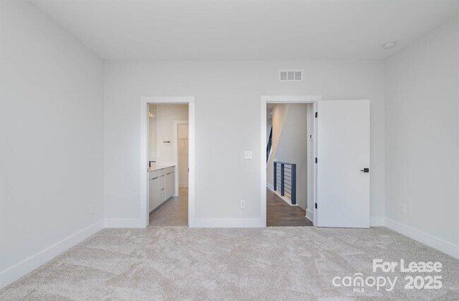 Building Photo - 1225 Minter Pl