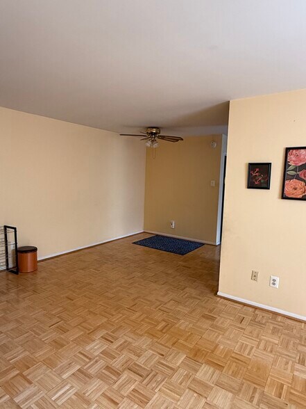 Building Photo - 9921 Bustleton Ave