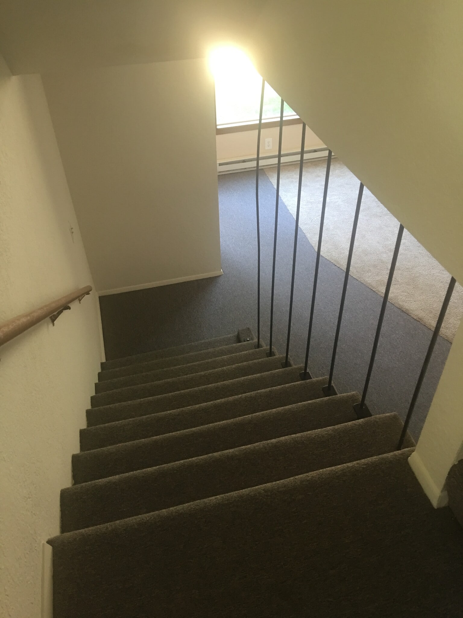 Building Photo - 1165 NE Harvey Rd