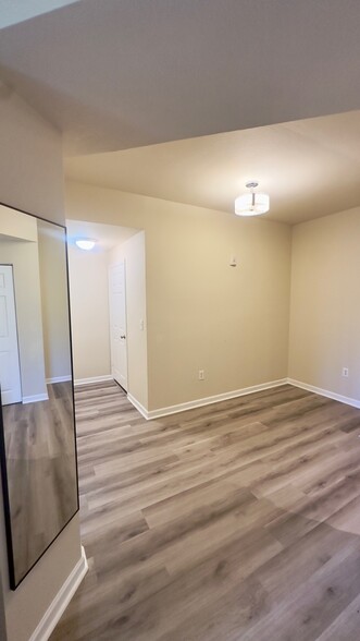 Building Photo - 405 S Villa San Marco Dr