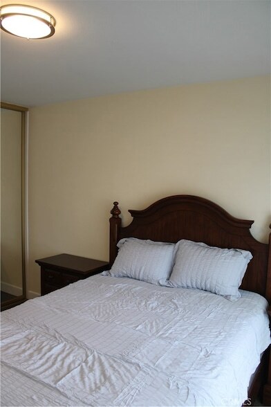 Building Photo - 761 W Country Hills Dr