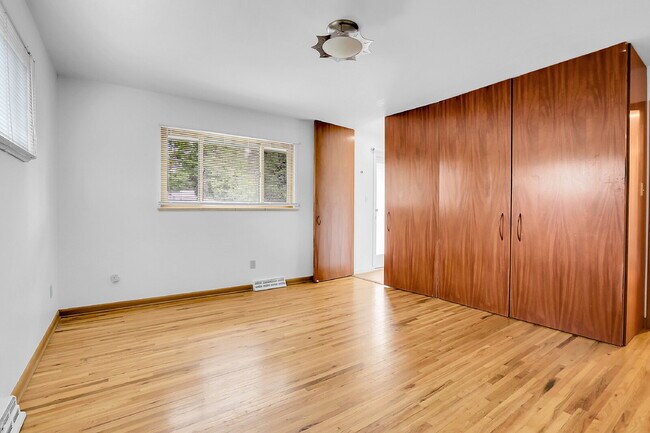 Building Photo - $3,000.00, 3 Bed, 3 Bath, Single Family Ho...