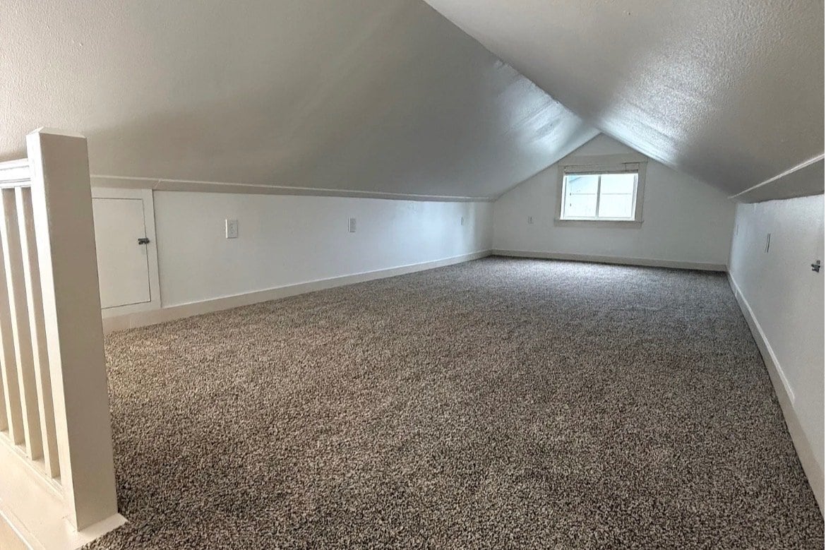 Building Photo - 7427 SE 66th Ave