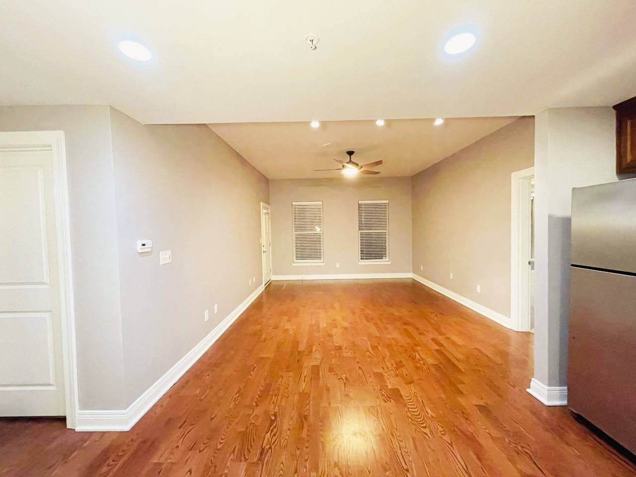 Building Photo - 2411 Brownsboro Rd