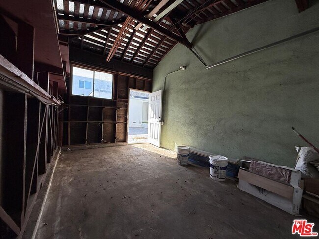 Building Photo - 15962 Gault St