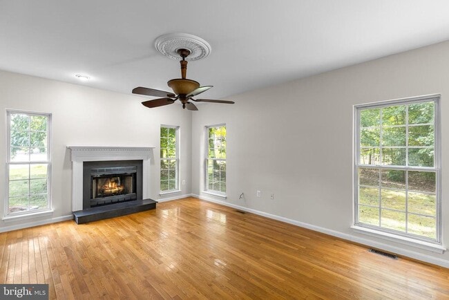 Building Photo - 10004 Field Stone Ct