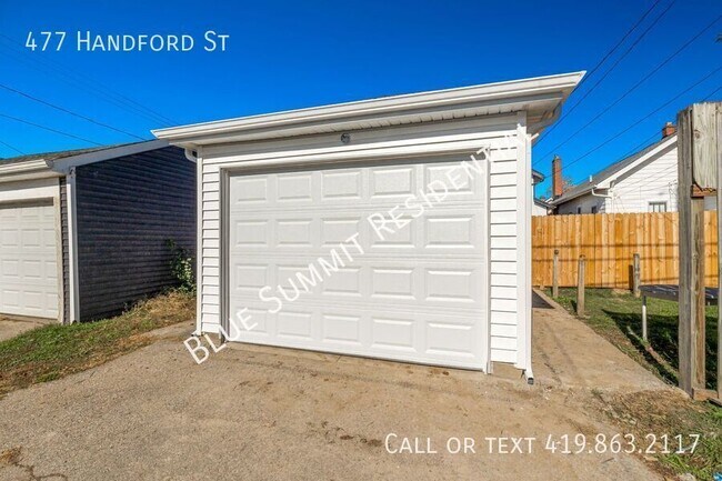 Building Photo - 477 Hanford St
