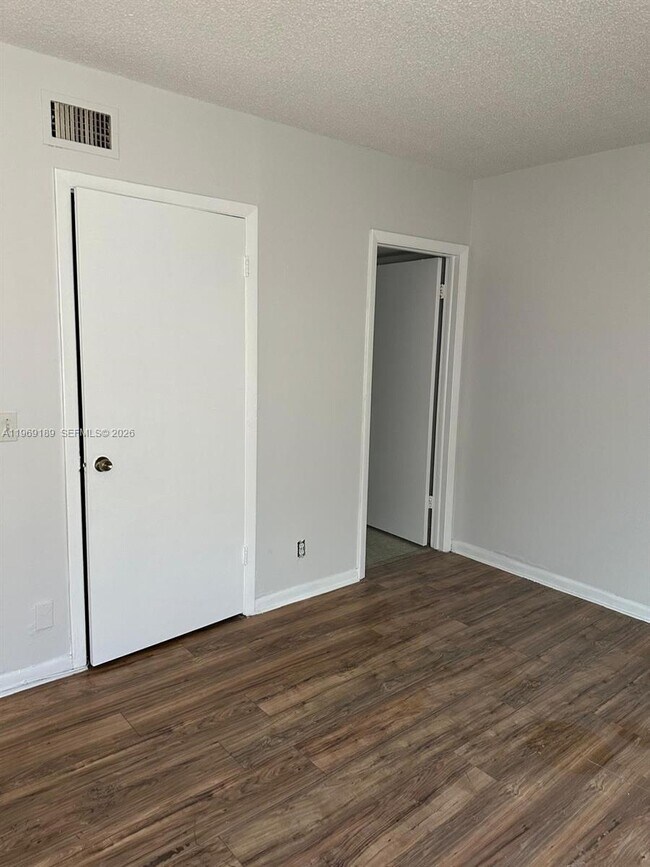 Building Photo - 1840 NW 119th St