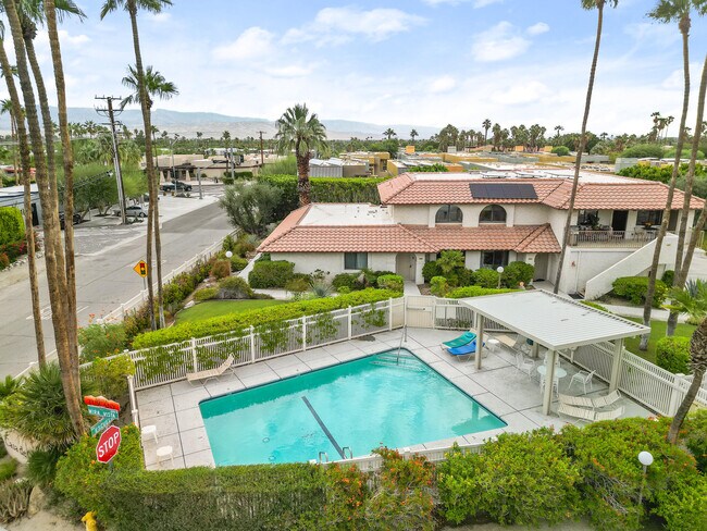 Building Photo - 2074 N Mira Vista Way