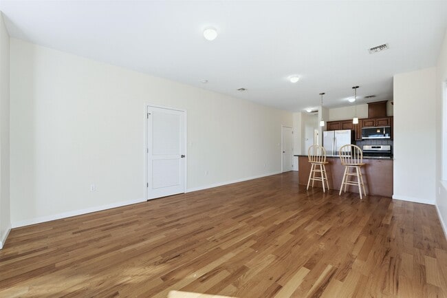 Building Photo - 109 Grant Ave