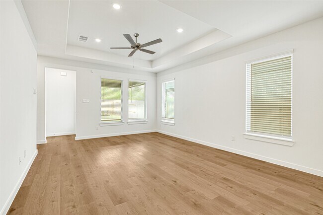 Building Photo - 31819 Autumn Spur Ln