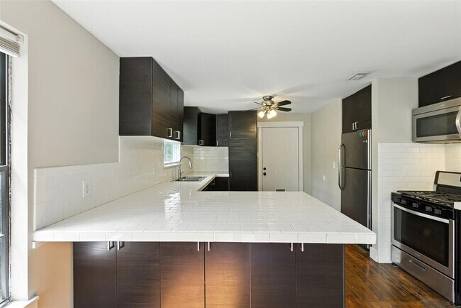 Building Photo - 3303 Dalton St