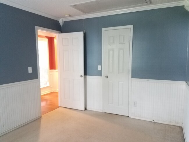 Building Photo - Great One Story With Bonus Room Over Garage