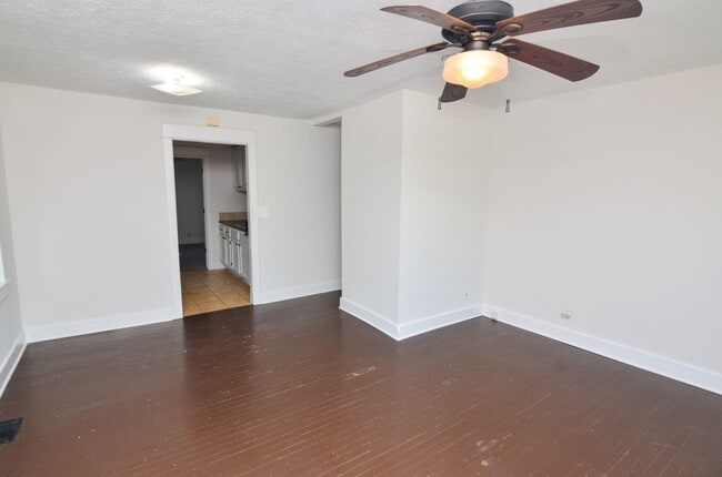 Building Photo - Quaint East Nashville Home