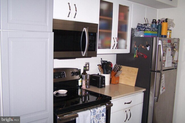 Building Photo - 1029 N Stuart St