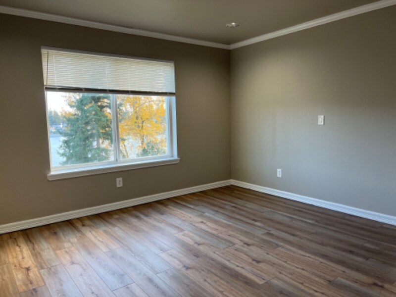 Building Photo - 12 Lake Louise Dr SW