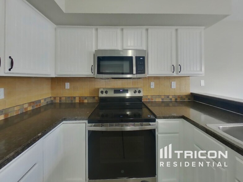 Building Photo - 1513 Cumberland Ct