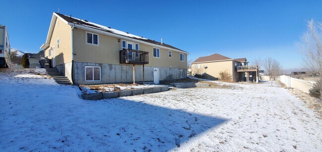 Building Photo - 3938 S Lake Vista Dr