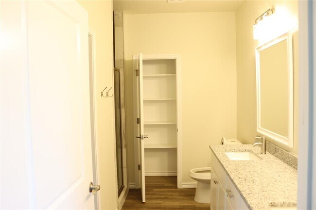 Building Photo - 518 Whirlaway Dr