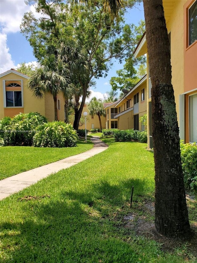 Building Photo - 1154 Coral Club Dr
