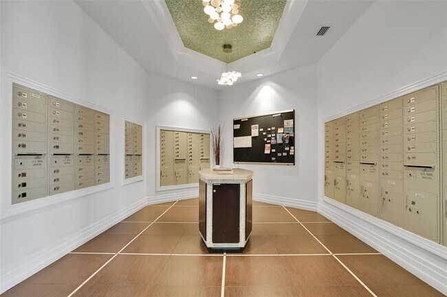 Building Photo - 449 S 12th St