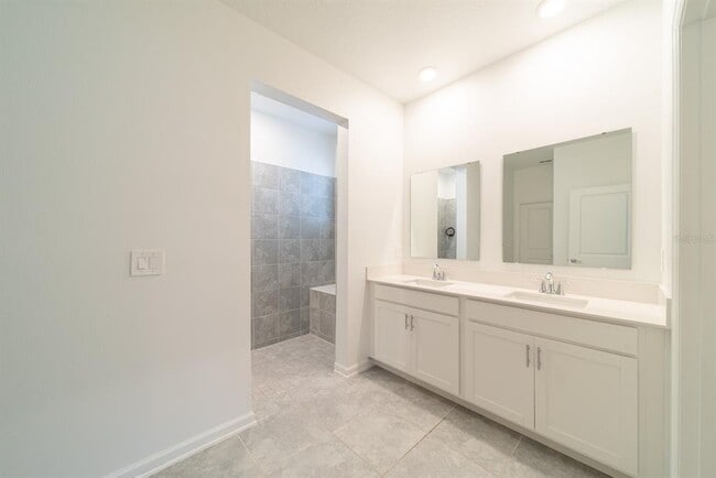 Building Photo - 2898 Armstrong Ave