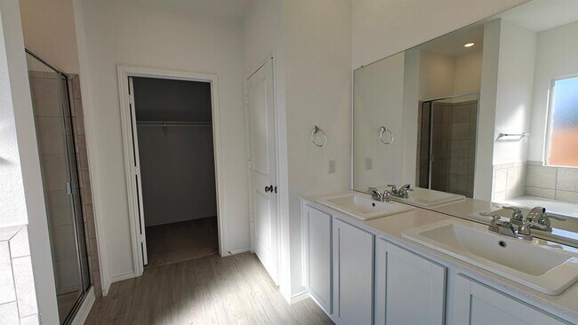 Building Photo - 106 Arbordale St