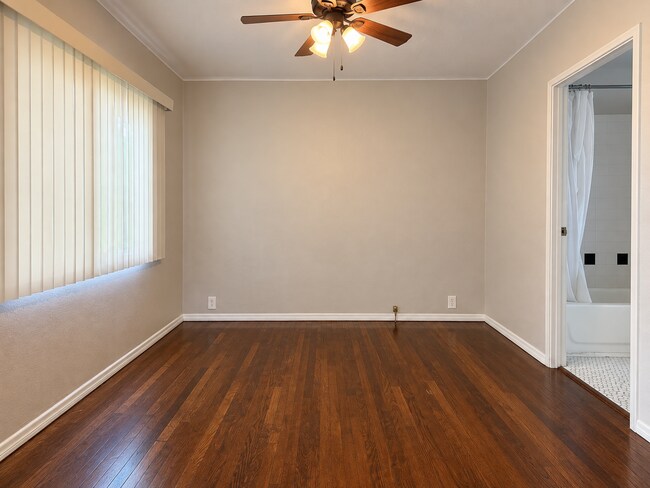 Interior Photo - Florida Street