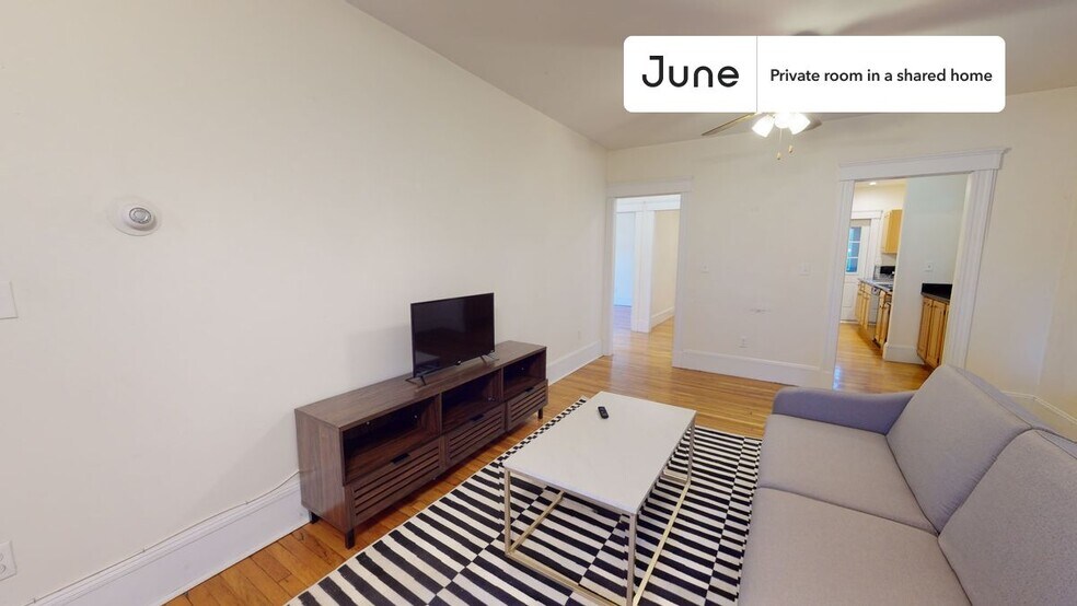 Building Photo - Room in Shared 3 bed/1 bath home