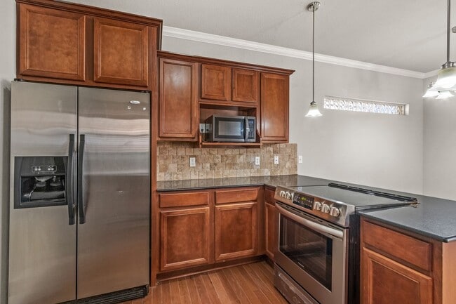 Building Photo - Beautiful Two-Story House.