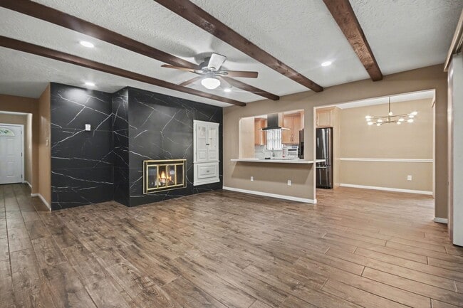 Building Photo - 16807 David Glen Dr