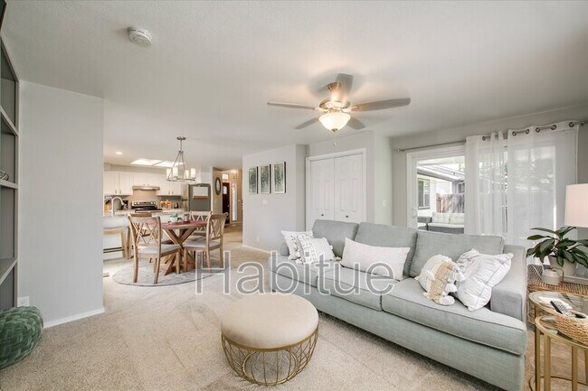 Building Photo - 9025 W Lorinda Dr