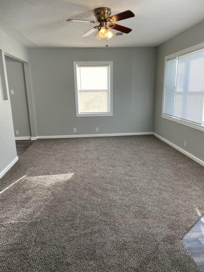 Building Photo - 708 Maxwell St NW