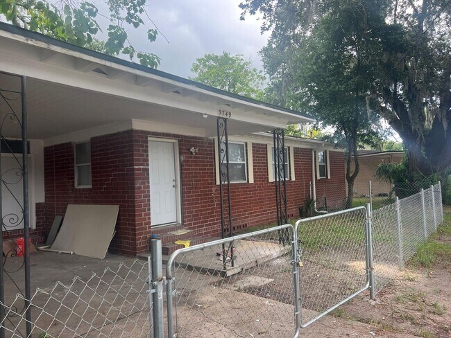Building Photo - 5749 Merrill Rd