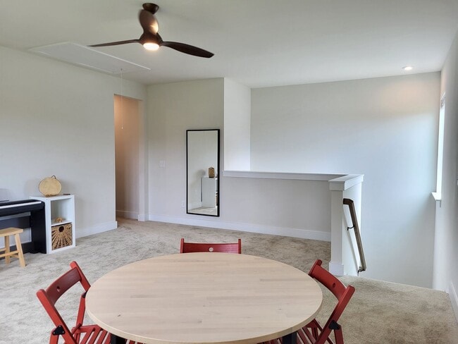 Building Photo - Spacious 3 bedroom in Mayes Hall Community