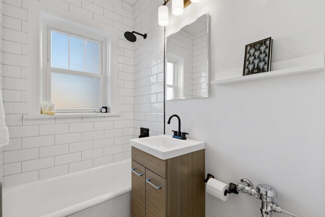 Building Photo - 2746 N Hampden Ct