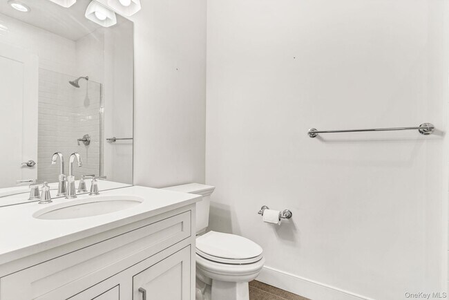 Building Photo - 21 Honeysuckle Ln