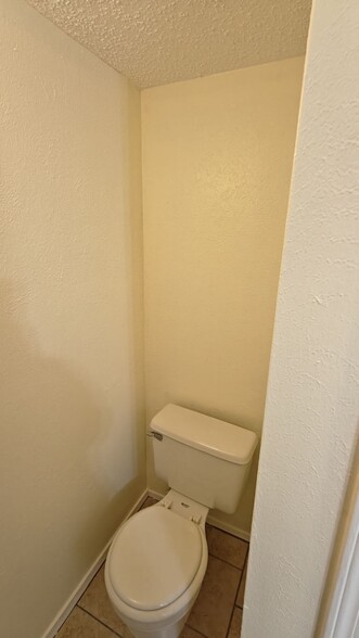 2nd bathroom - 11470 Audelia Rd