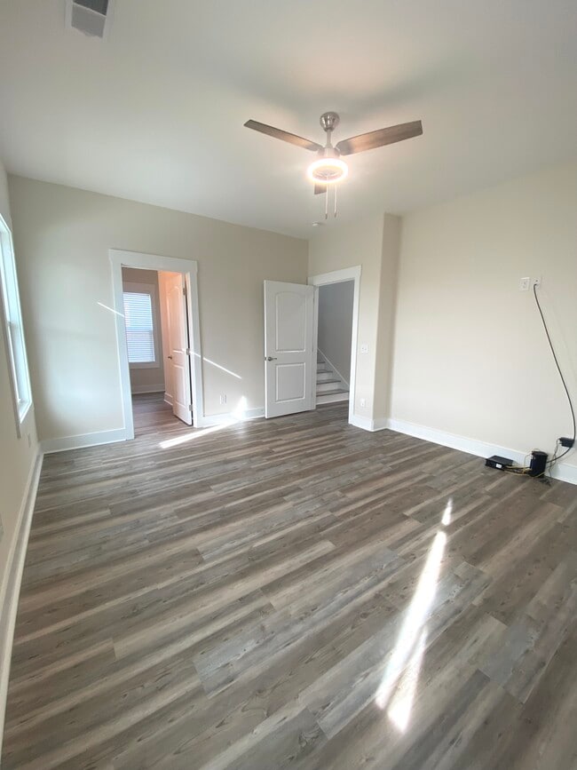 Building Photo - 137 Marblehead Dr