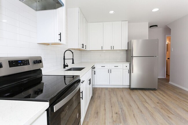Building Photo - RENOVATED 3-BEDROOM HOME IN CONVERSE, JUDS...