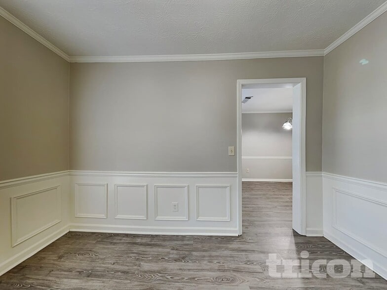 Building Photo - 2616 Laurel Woods Ln SE