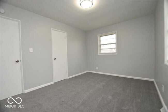 Building Photo - 5820 E 40th St