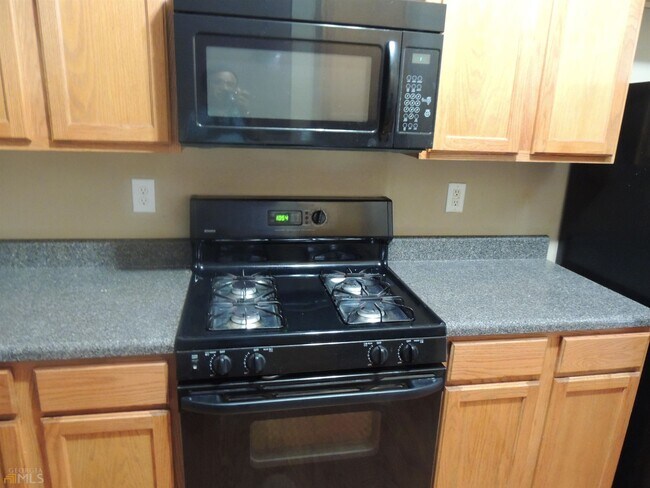 Building Photo - 2841 Walden Lake Bend