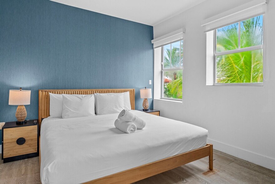 Building Photo - 1036 Ocean Dr
