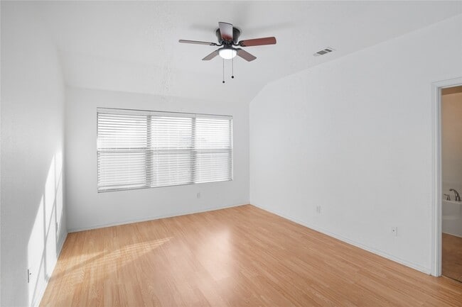 Building Photo - 1938 Castaway Dr